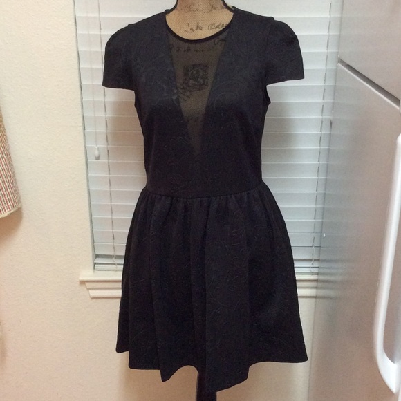 Topshop Dresses & Skirts - Topshop Black Brocade Dress w/ Cap Sleeves