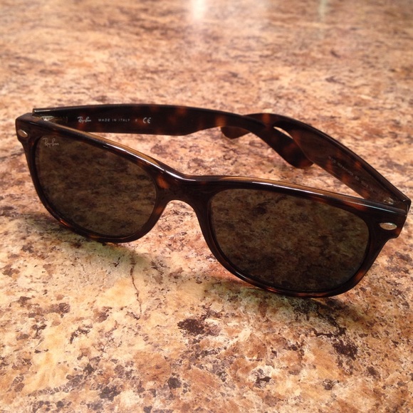 New wayfarer classic tortoise sunglasses