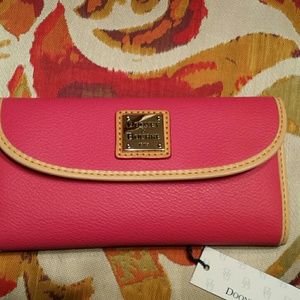 Dooney & Burke Wallet brand knew...