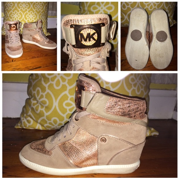 Sneaker wedges