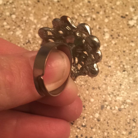 Sold 💗 Statement ring - Picture 2 of 2