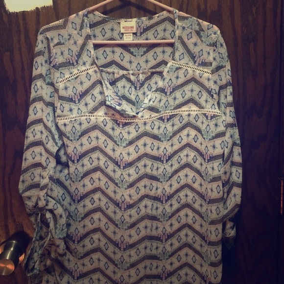 Long sleeve light weight shirt!