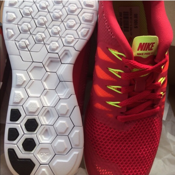 Brand new Nike shoes 7.5