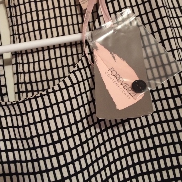 CREME & BLACK TOP - Picture 4 of 4