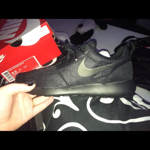 Women's Roshe Runs