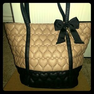 Betsey Johnson Hand bag...LIKE NEW!