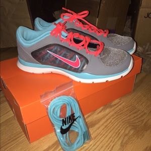 Women's Nike sneakers. Size 9
