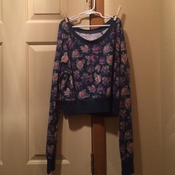 Cropped floral sweater