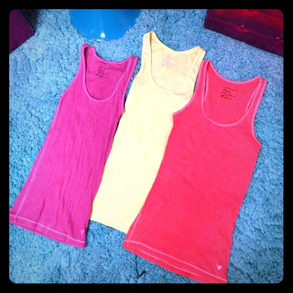 lot of (3) american eagle tanks 💗 - Picture 1 of 2