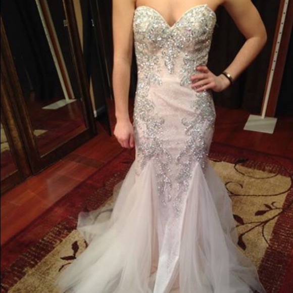 White lace/sequined Mac Dugal Prom/Pageant gown - Picture 4 of 4