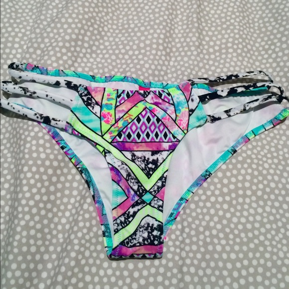 NWOT VS Bikini Bottom