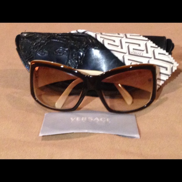 Vintage Authentic Versace Sunglasses 4069-B Mint main image 4