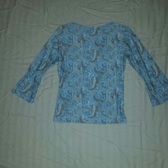 Sold in Bundle Pretty paisley top. Sz Medium - Picture 3 of 3