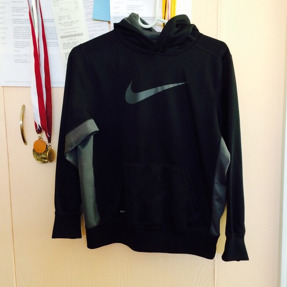 🚫🚫SOLD Nike Therma Fit Hoodie