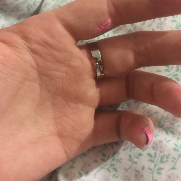 Cross bracelet w/ ring - Picture 2 of 4