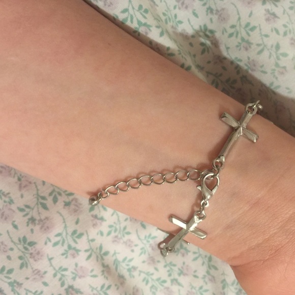 Cross bracelet w/ ring - Picture 3 of 4