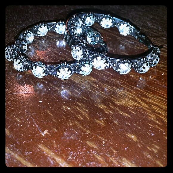 Glitzy hoop earrings - Picture 1 of 4