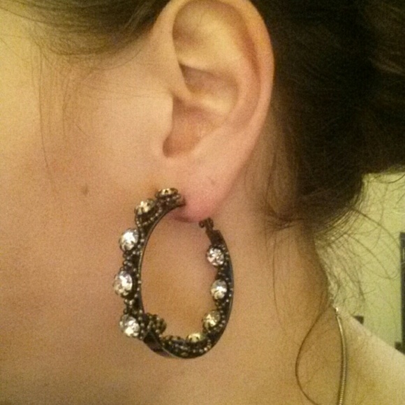 Glitzy hoop earrings - Picture 4 of 4