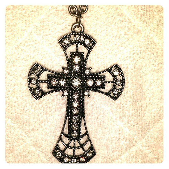Cross pendant