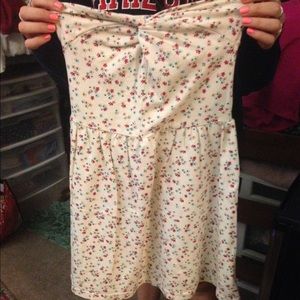 Strapless flowery dress