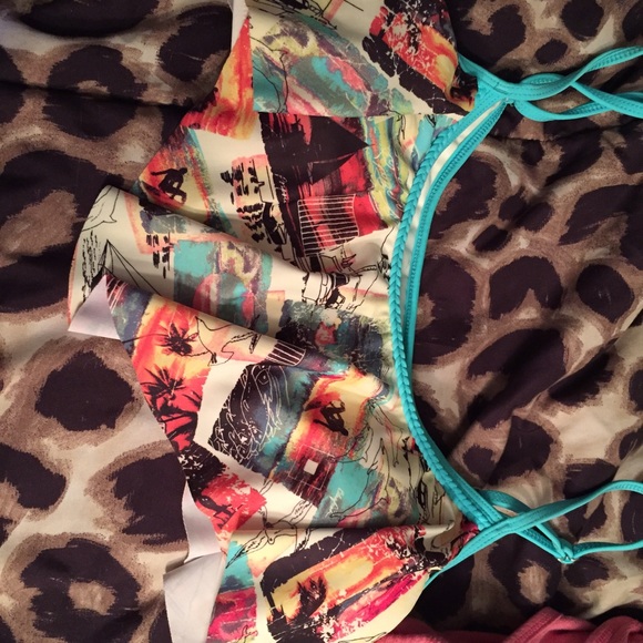 Bathing suit top - Picture 2 of 3