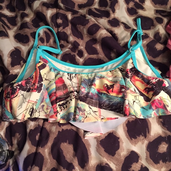 Bathing suit top - Picture 3 of 3