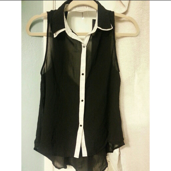Button tank top