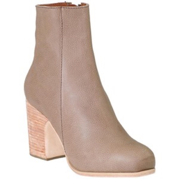 ***SOLD*** Comey "Chase" boots Additional Photos - Picture 3 of 4