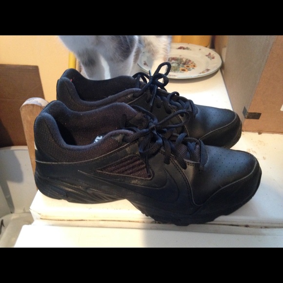 Women's Nikes size 8.5