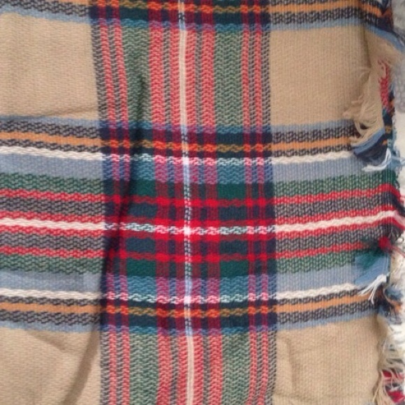 4 LEFT Blanket Scarf - Picture 3 of 3