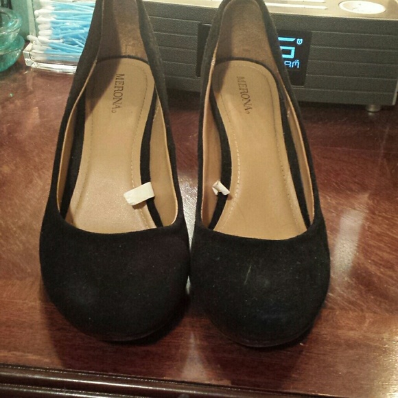 Black wedge suede heels