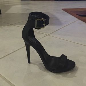 Mossimo black heels SZ 8
