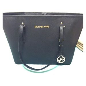 Authentic Michael Kors Jet Set Tote