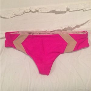 Acacia Mentawai bottom in guava pop/naked