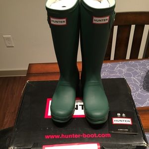 NIB Hunter Rain Boots - hunter green