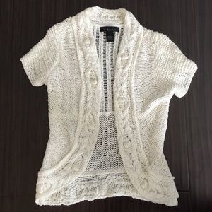 Loose knit short sleeve sweater !