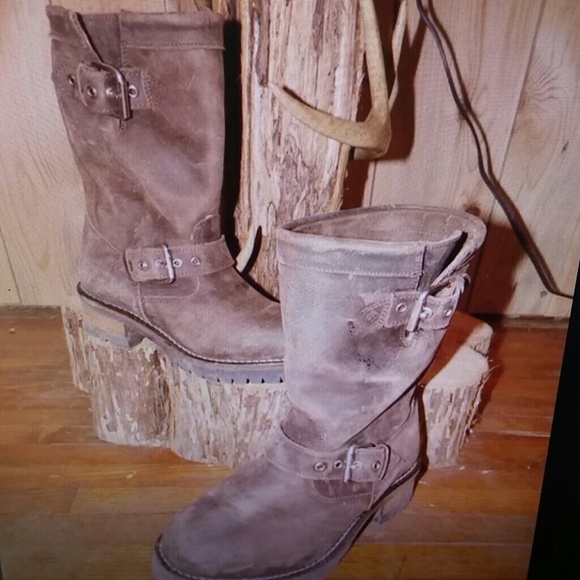 Steve Madden Boots - ★★★ SOLD ★★★