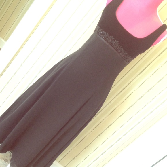 Tahari Dresses & Skirts - Tahari silk and velvet dress