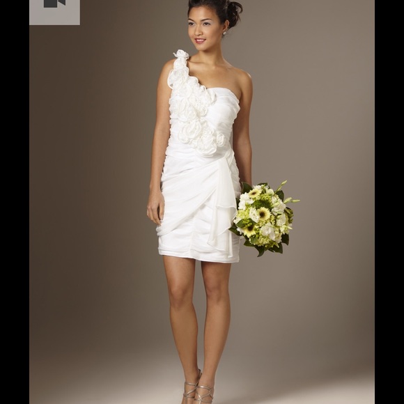 Short casual wedding dress - practically new!