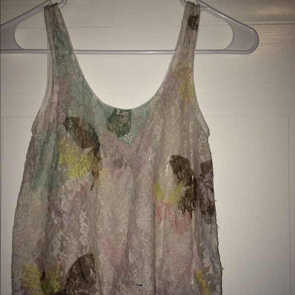 Flowery lace tank