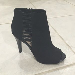 Nine West black suede bootie SZ 8.5