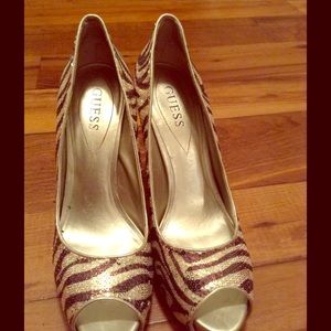 Sequins peep toe heel