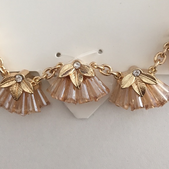 Pretty H&M necklace - Picture 2 of 4