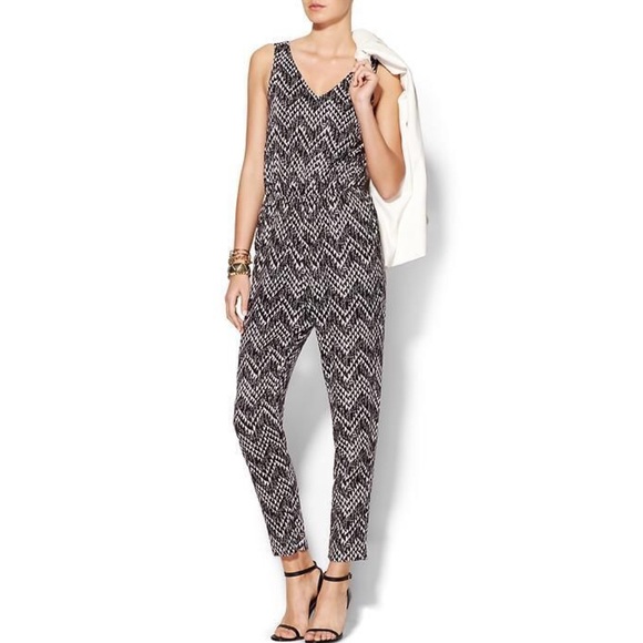 Everly Dresses & Skirts - 🎀HOST PICK🎀 NWOT Black & White Chevron Jumpsuit