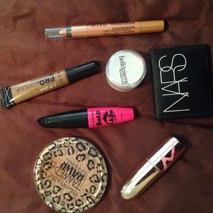 Makeup bundle