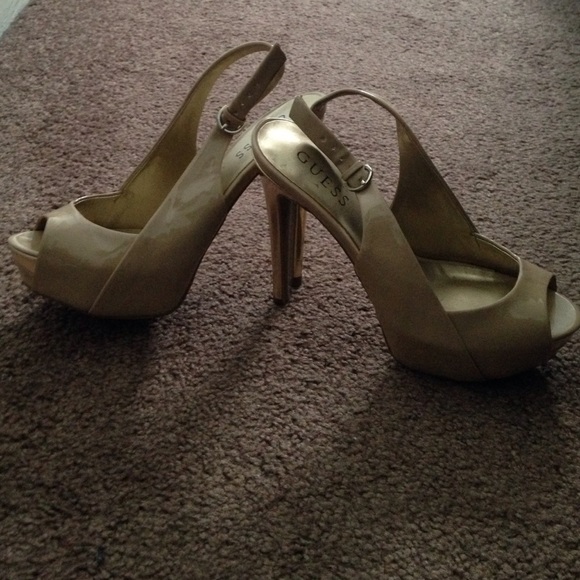 Guess Heels Size 6.5 - Picture 3 of 3