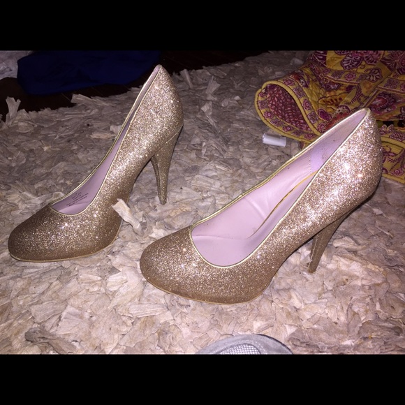 High heels - Picture 2 of 3