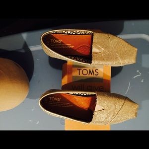 Silver glitter toms