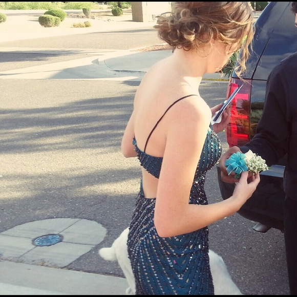 beautiful XS blue sequin prom dress