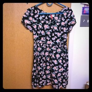 Divided by H&M Floral dress || Lydia Martin